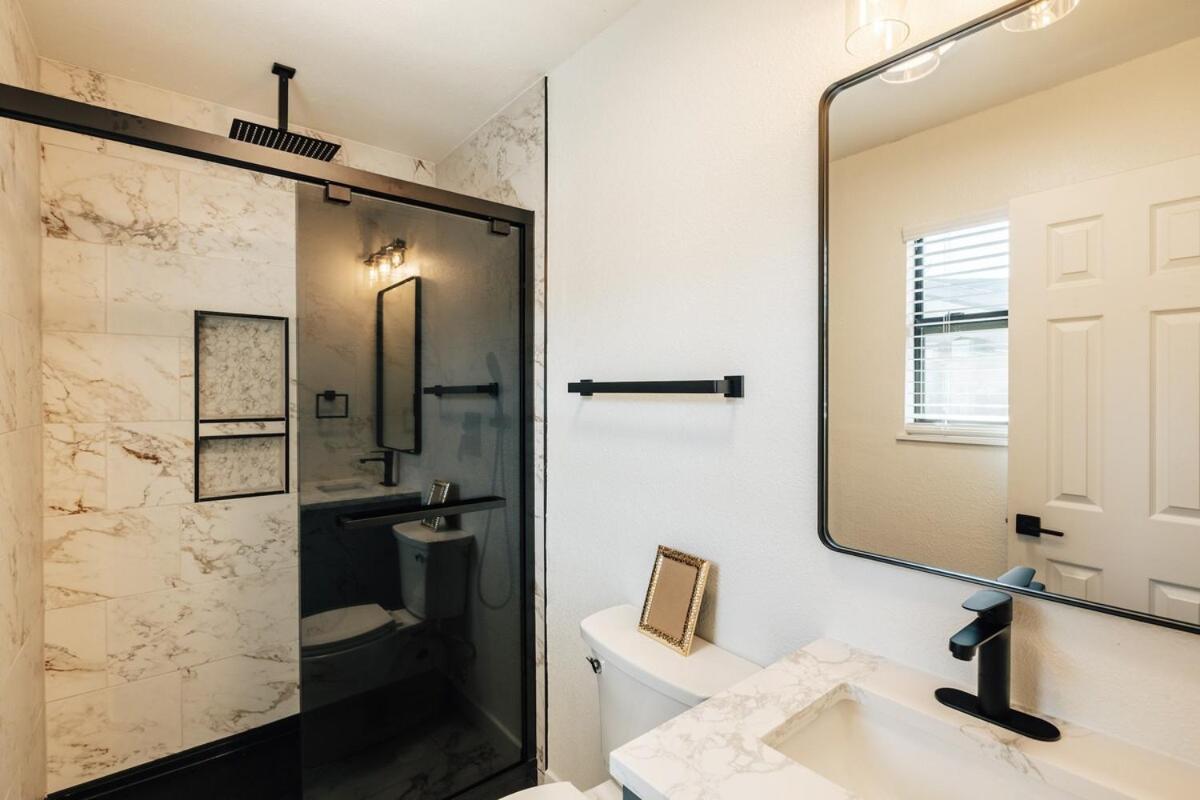 New Build, 2Units4Br, King Bed& Rain Shower, Walk 2 Soco Eateries Austin Exterior foto